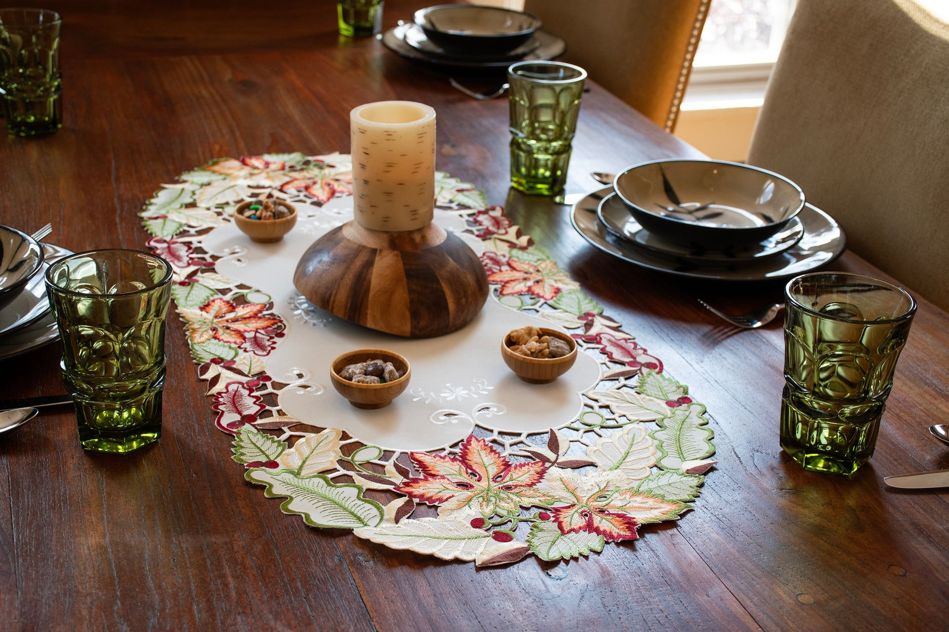 Fall Maple Leaf Oval Table Runner (16" x 35")