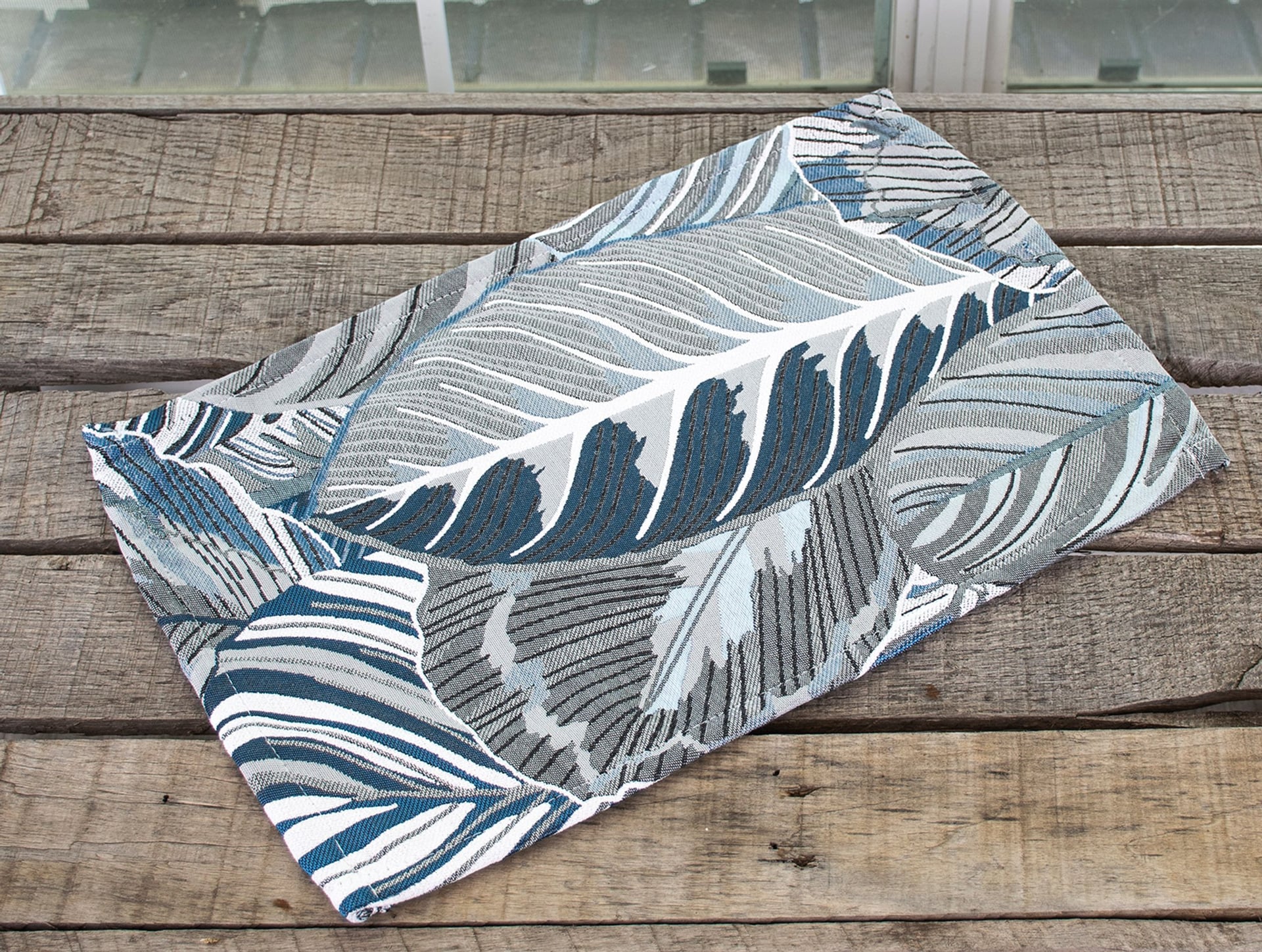 Chenille Beach Blue and Gray Elegant Placemat/ Table Runners